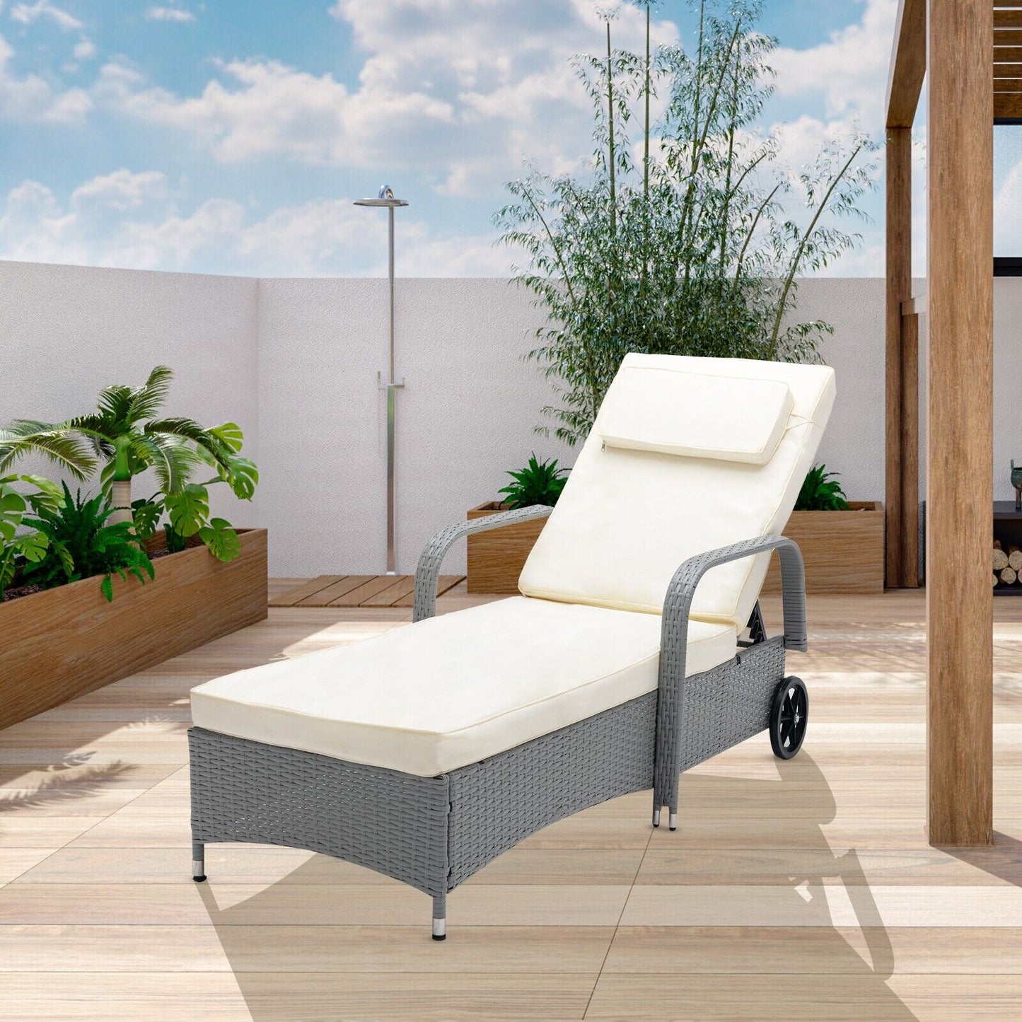 Stylish Rattan Sun Lounger Bed Recliner Outdoor Garden Chair