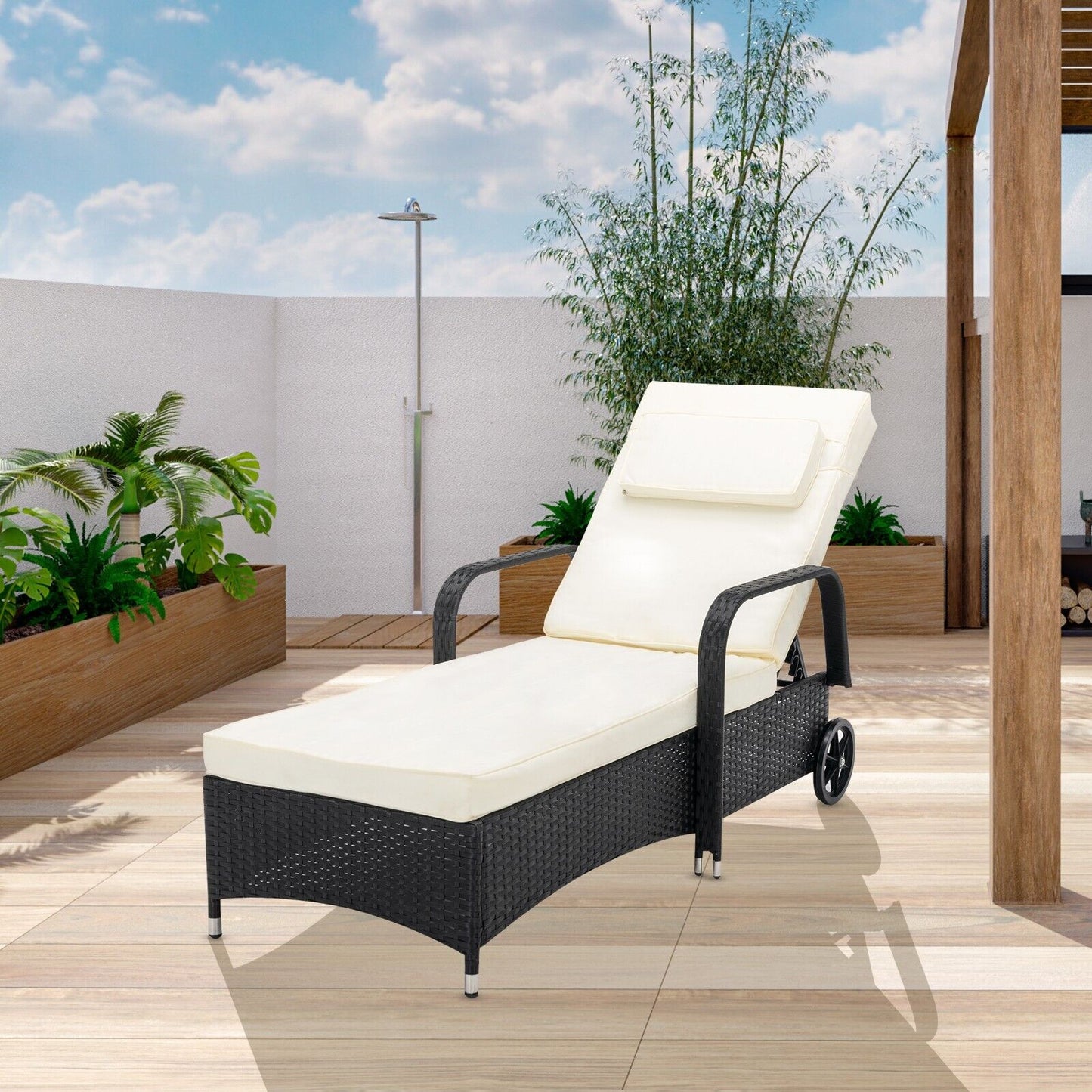 Stylish Rattan Sun Lounger Bed Recliner Outdoor Garden Chair