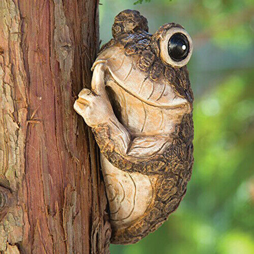 Tree Hugging frogs Fence Wall Hanging Frog Garden Sculpture Animal Ornament Toad