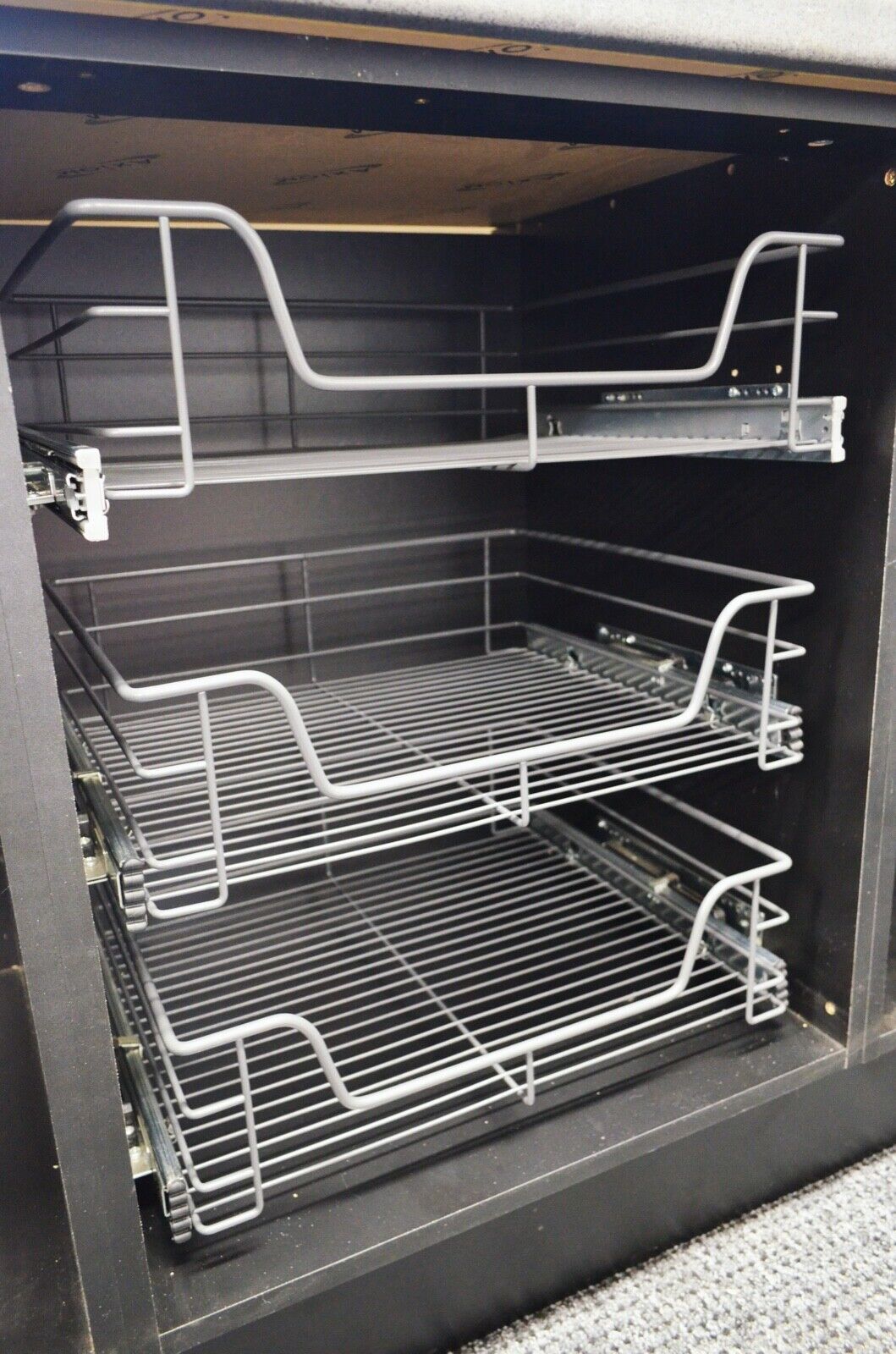 SINGLE WIRE BASKETS PULL OUT KITCHEN CABINET GREY SIZES TO FIT 300 400 500 600 BASE UNITS